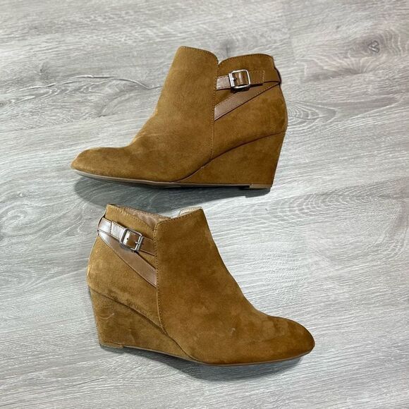 New Directions Faux Suede Trilly Wedge Ankle Boots Size 10 Women’s Brown / Tan - Picture 1 of 15